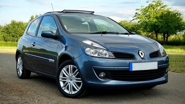 Vignette crit'air : essentielle pour votre renault clio en ville